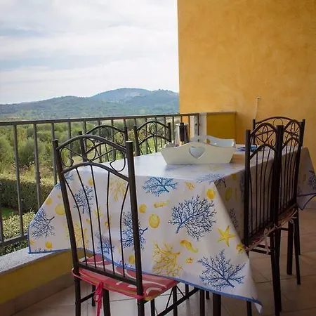 L'uddastru דירה *